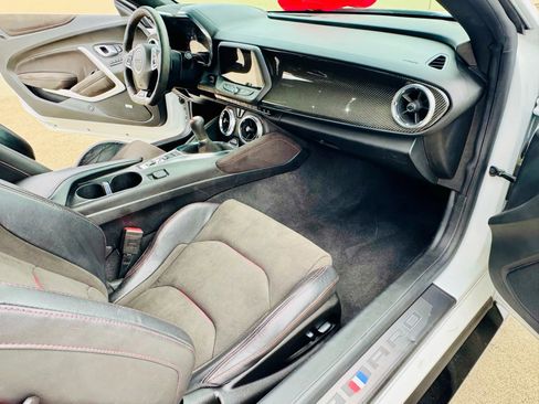 Used 2018 Chevrolet Camaro ZL1 image 17