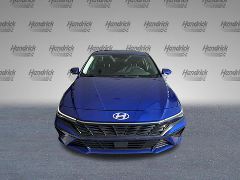 Used 2025 Hyundai Elantra SEL FWD image 3