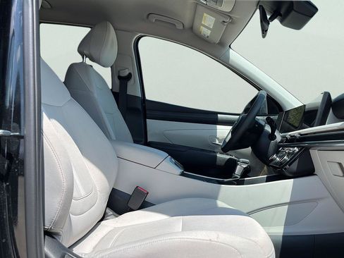 Used 2025 Hyundai Tucson SEL FWD image 16