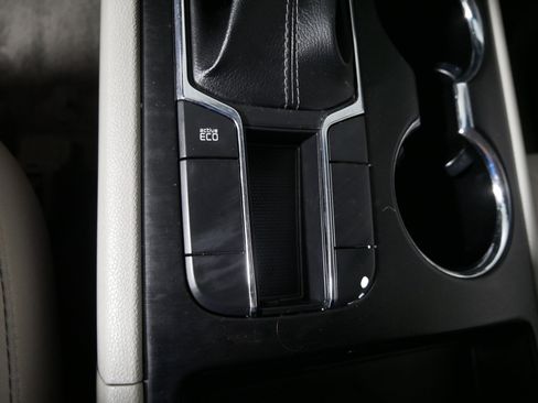 Used 2019 Kia Sedona LX FWD image 29
