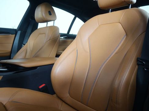 Used 2019 BMW 530i image 10