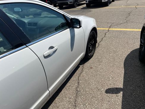 Used 2010 Ford Fusion SE FWD image 18