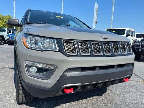 Used 2020 Jeep Compass Trailhawk AWD/4WD image 44