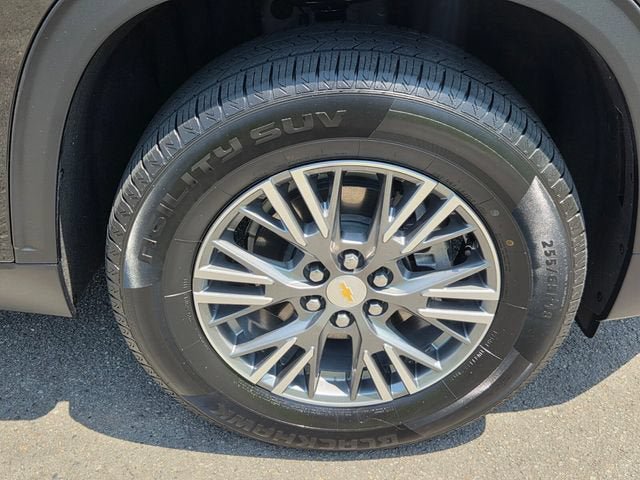 Used 2025 Chevrolet Traverse LT FWD image 21