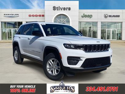 New 2025 Jeep Grand Cherokee Laredo w/ MOPAR Finishing Package