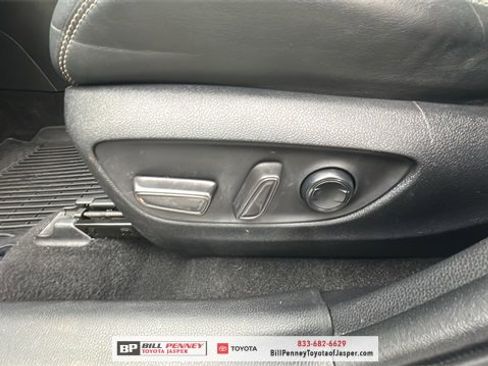 Used 2020 Toyota RAV4 XLE Premium image 16