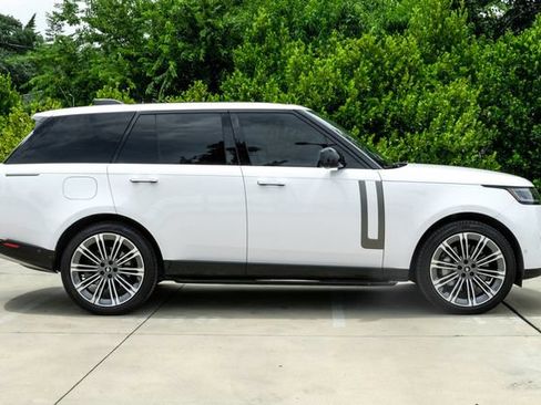 Used 2024 Land Rover Range Rover SE AWD/4WD image 10