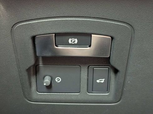 Used 2019 Land Rover Range Rover Velar AWD/4WD image 26