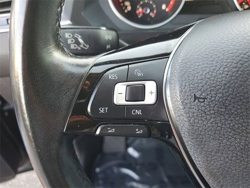 Used 2018 Volkswagen Tiguan SE image 20