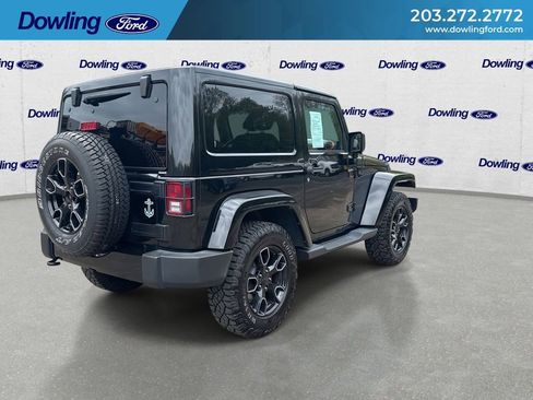 Used 2017 Jeep Wrangler Sahara AWD/4WD image 8