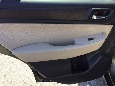 Used 2017 Subaru Outback 2.5i Limited image 13