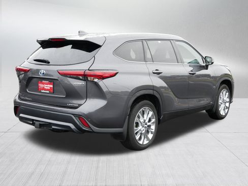Used 2023 Toyota Highlander Limited image 7