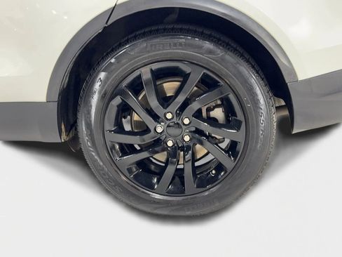 Used 2019 Land Rover Discovery HSE image 31