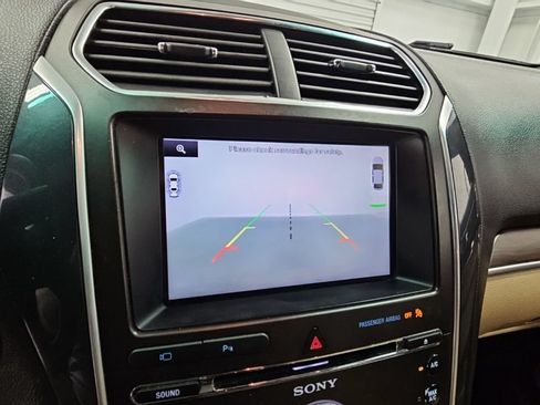 Used 2016 Ford Explorer Limited FWD image 17