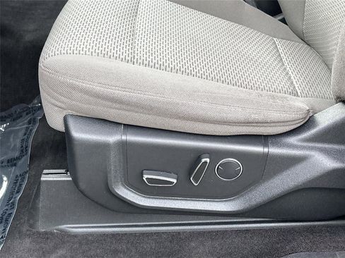 Used 2017 Ford F150 XLT w/ Equipment Group 302A Luxury image 21