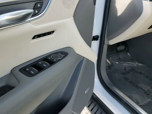 Used 2017 Cadillac XT5 Premium Luxury w/ LPO, Wheel Lock Package image 14