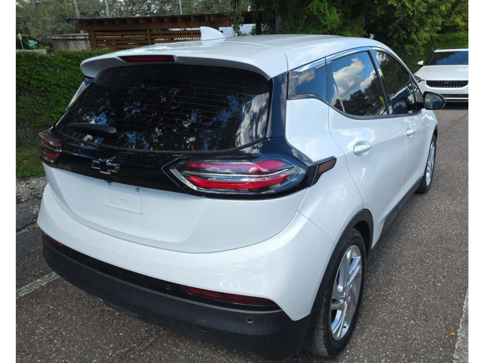 Used 2023 Chevrolet Bolt LT w/ Driver Confidence Package FWD image 3