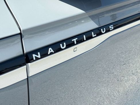 Used 2026 Lincoln Nautilus Reserve AWD/4WD image 9