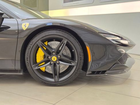 Used 2022 Ferrari SF90 Stradale AWD/4WD image 8