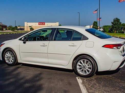 Used 2020 Toyota Corolla LE w/ LE Convenience Package FWD image 6