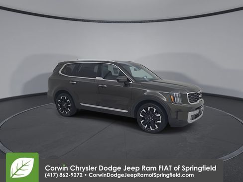 Used 2023 Kia Telluride SX AWD/4WD image 2