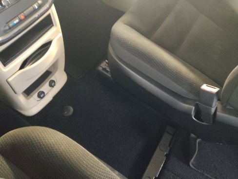 Used 2018 Dodge Grand Caravan SE w/ UConnect Hands-Free Group FWD image 26