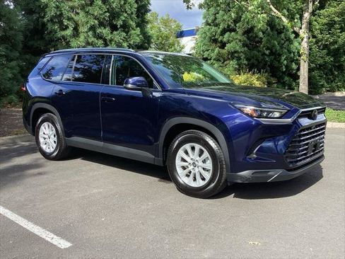 Certified 2024 Toyota Grand Highlander AWD image 7