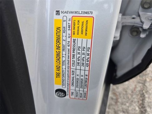 Used 2020 Buick Enclave Essence w/ Sound and Sites Package image 15