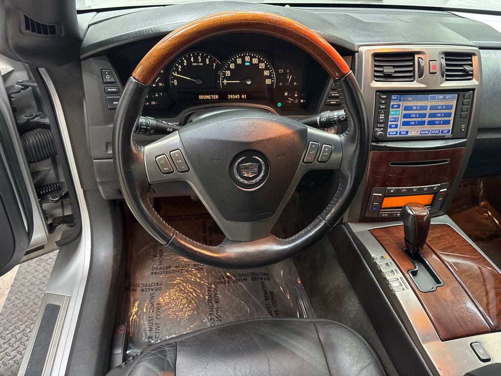 Used 2006 Cadillac XLR RWD image 27