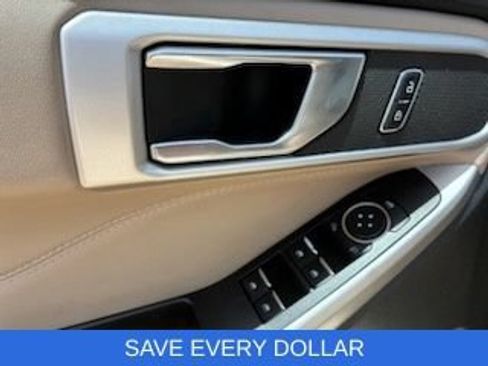 Used 2022 Ford Explorer XLT w/ Equipment Group 202A RWD image 11