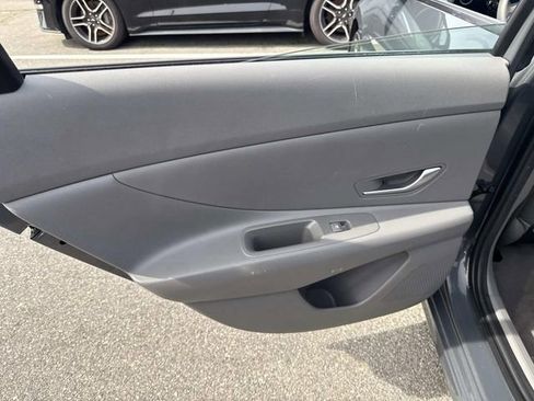 Used 2024 Hyundai Elantra SEL image 15