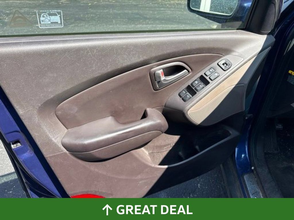 Used 2012 Hyundai Tucson Limited w/ Premium Pkg FWD image 11