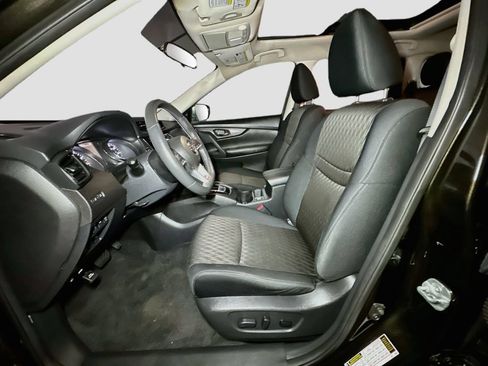 Used 2017 Nissan Rogue SV AWD/4WD image 17