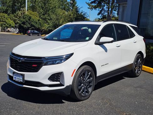 Used 2023 Chevrolet Equinox RS w/ RS Leather Package AWD/4WD image 3