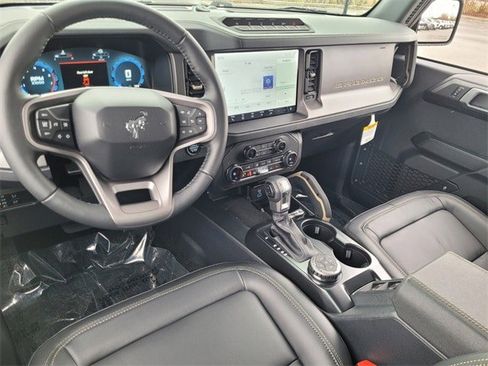 New 2025 Ford Bronco Badlands w/ Sasquatch Package image 7