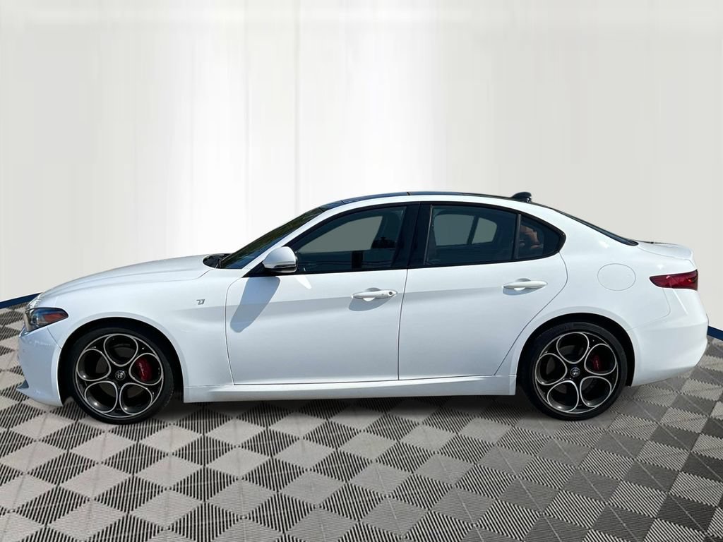 Used 2023 Alfa Romeo Giulia Ti w/ Active Assist Plus Package RWD image 2