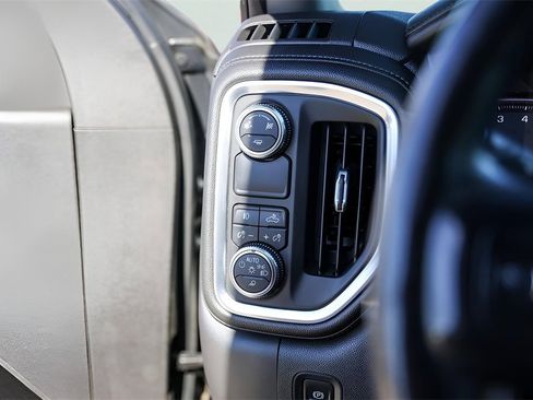 Used 2019 GMC Sierra 1500 SLT image 18