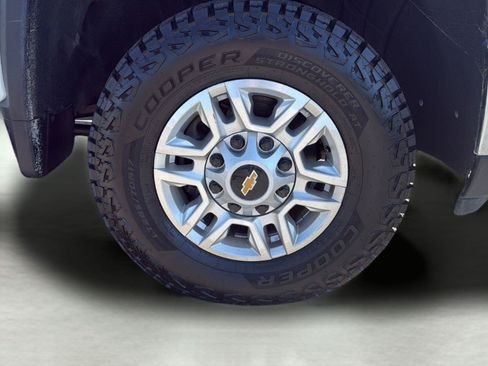 Used 2025 Chevrolet Silverado 2500 LT w/ Convenience Package AWD/4WD image 50
