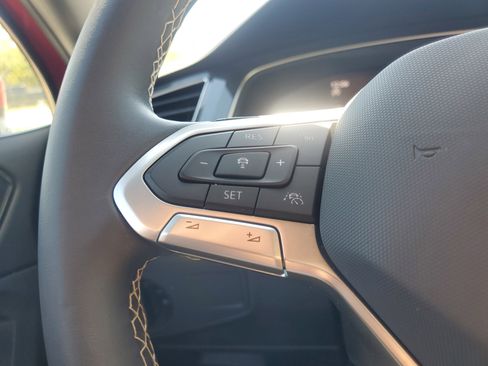 Used 2023 Volkswagen Tiguan SE image 24