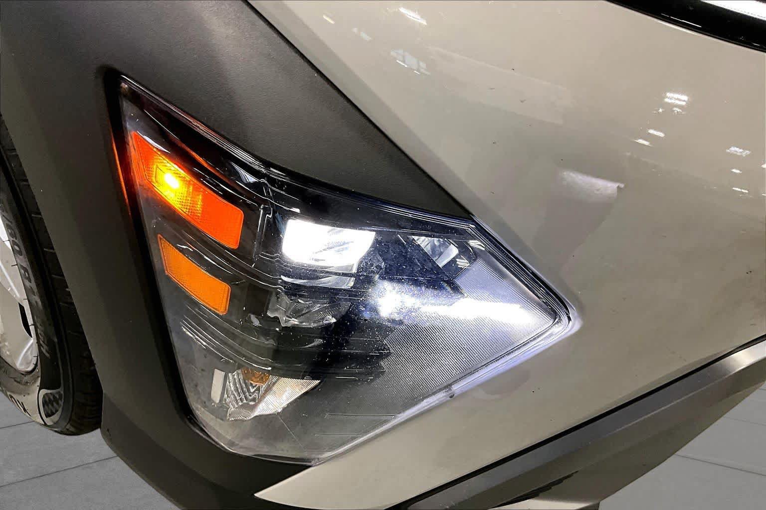 Used 2024 Hyundai Kona SE FWD image 28