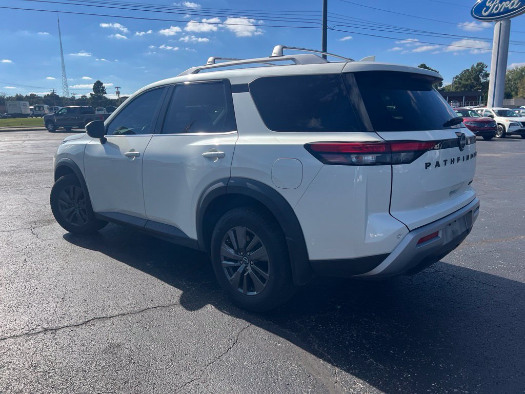 Used 2022 Nissan Pathfinder SL AWD/4WD image 5