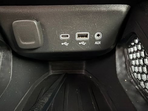 Used 2023 Chevrolet TrailBlazer LT FWD image 23