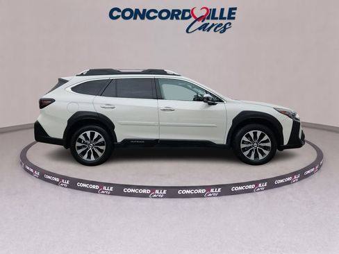 Certified 2023 Subaru Outback Touring XT AWD/4WD image 8