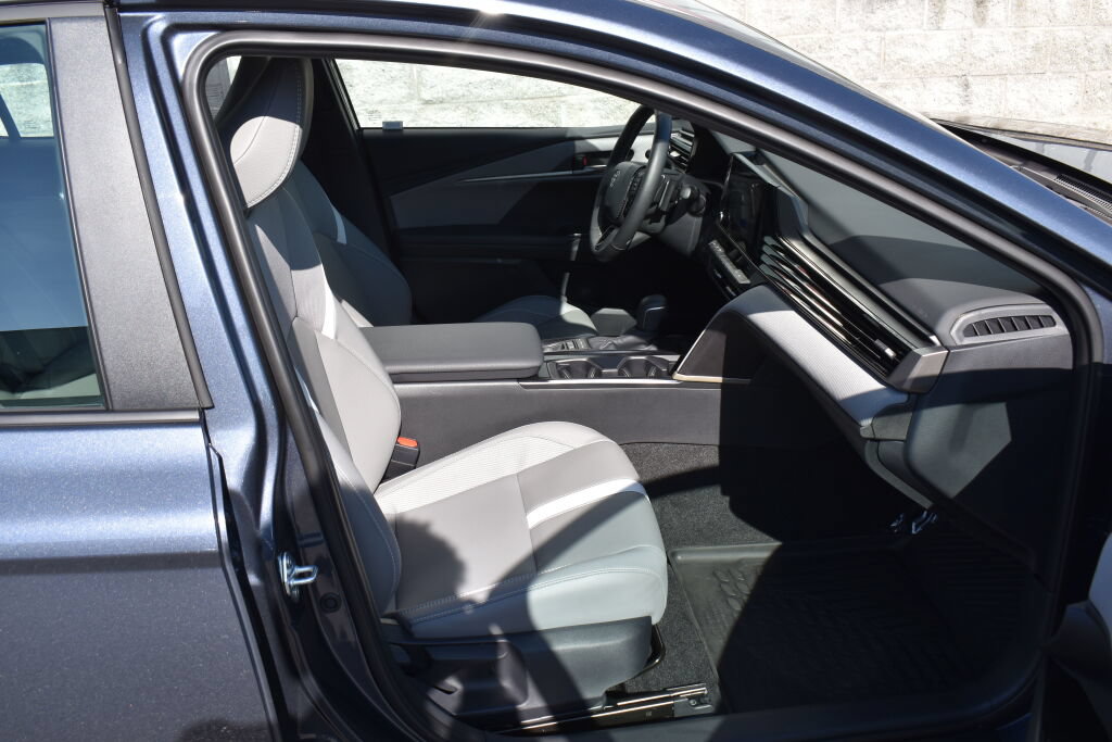 Used 2026 Toyota Camry SE w/ Convenience Package AWD/4WD image 25