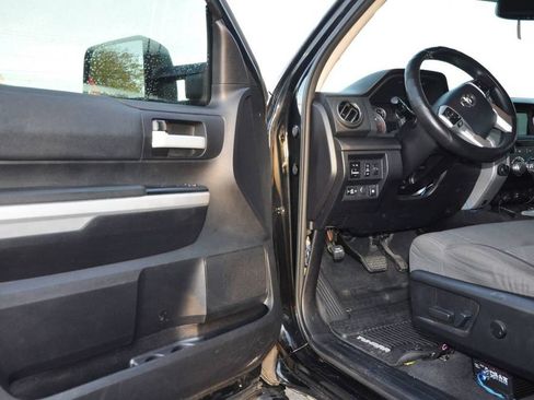 Used 2014 Toyota Tundra SR5 image 11