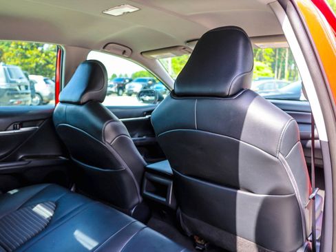 Used 2023 Toyota Camry SE FWD image 8
