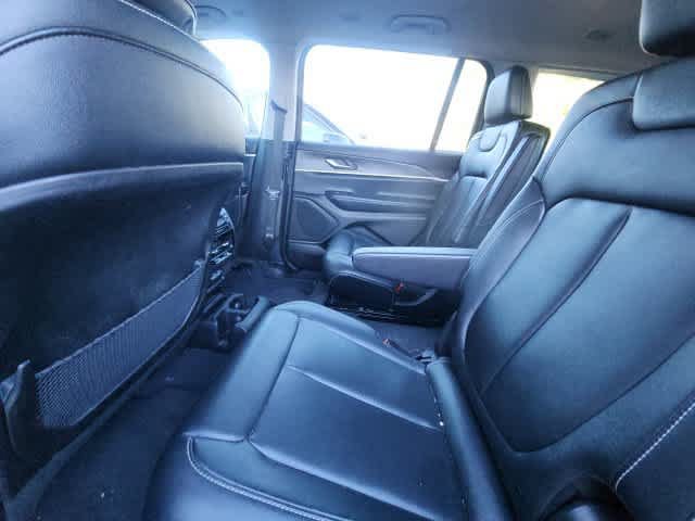 Used 2023 Jeep Grand Cherokee L Limited AWD/4WD image 21