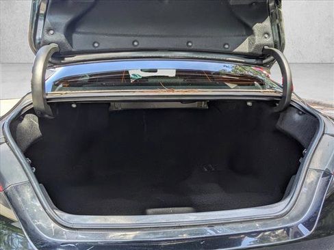 Used 2018 Toyota Camry SE FWD image 6