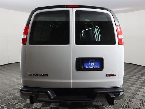 Used 2024 GMC Savana 2500 w/ Driver Convenience Package image 7