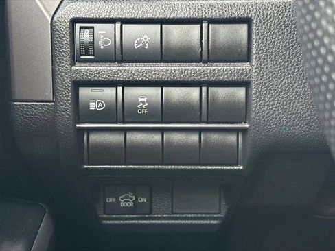 Certified 2025 Toyota Tacoma SR5 AWD/4WD image 29